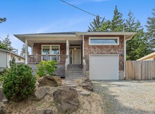 385 4th St N, Manzanita, OR 97130