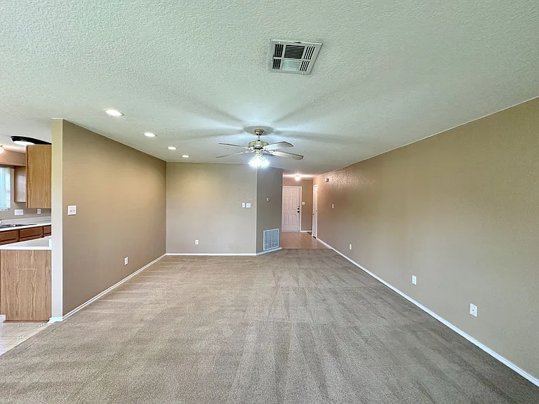 4404 Waterside Dr — Photo 7