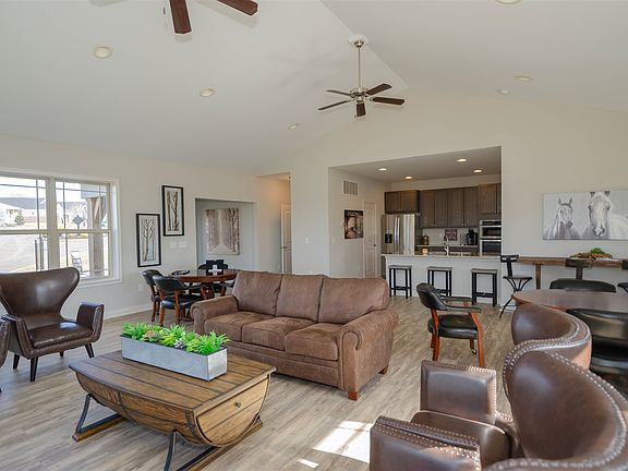 3rd image of 1821 Quarry Oaks Dr