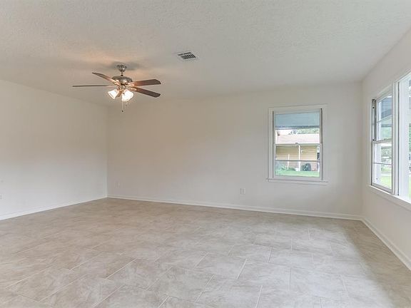 5th image of 1906 Patricia Ln