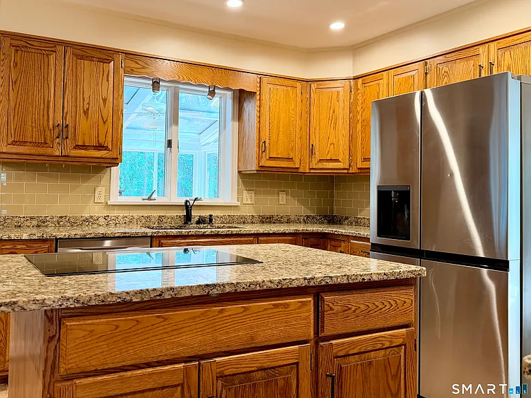 22 Hyde Park Dr — Photo 14