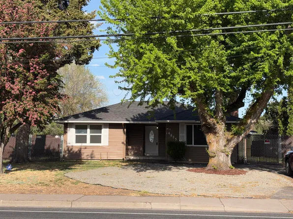 4225 Summers Ln, Klamath Falls, OR 97603