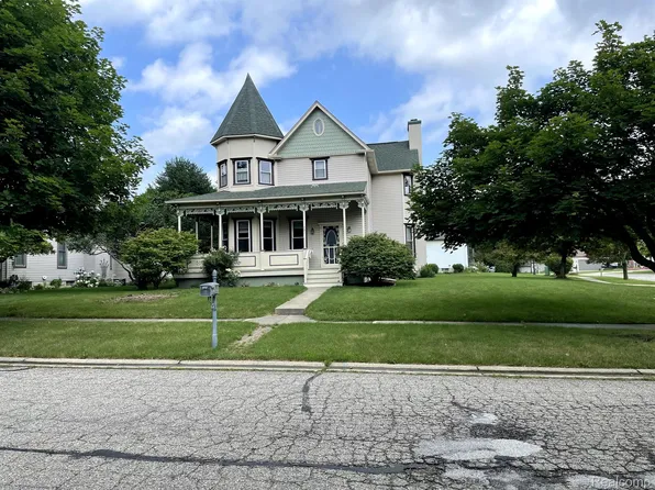 791 W Caledonia St, Howell, MI 48843