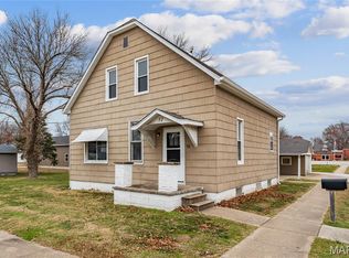 12 E Ash St, New Baden, IL