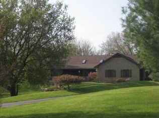 13066 Michalek Ln, South Lyon, MI 48178