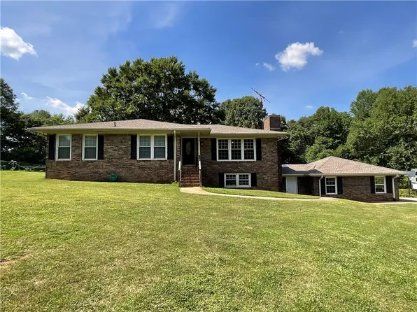 1338 Goshen Church Rd, Roopville, GA 30170
