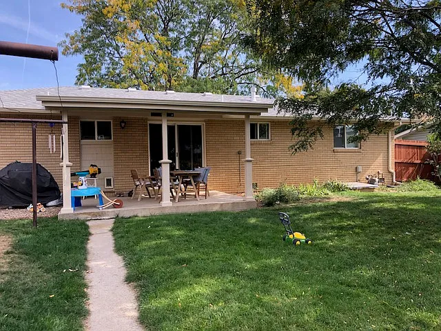 1421 Tulip St — Photo 2