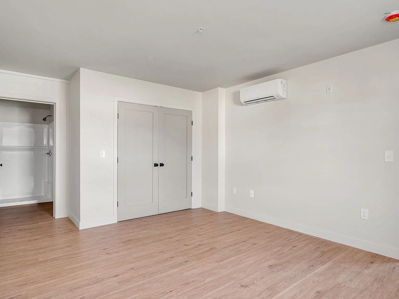 2 bed, 2.0 bath, 953 sqft, $2,450 — Photo 4