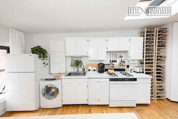 Rented by Citi Habitats | media 37