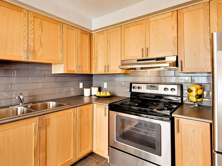 680 Roselawn Ave — Photo 141