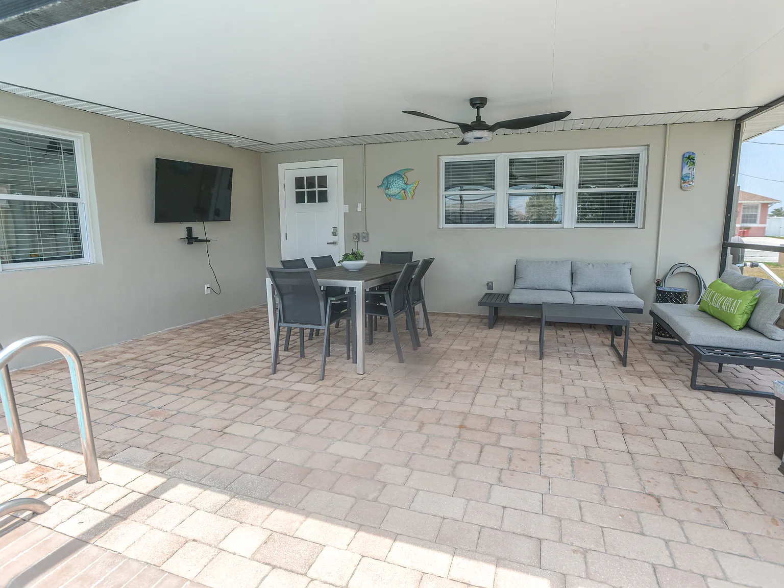 4 bed, $9,000 — Photo 1