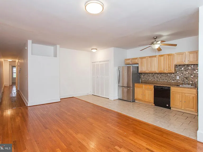 4628 Sansom St #B — Photo 7