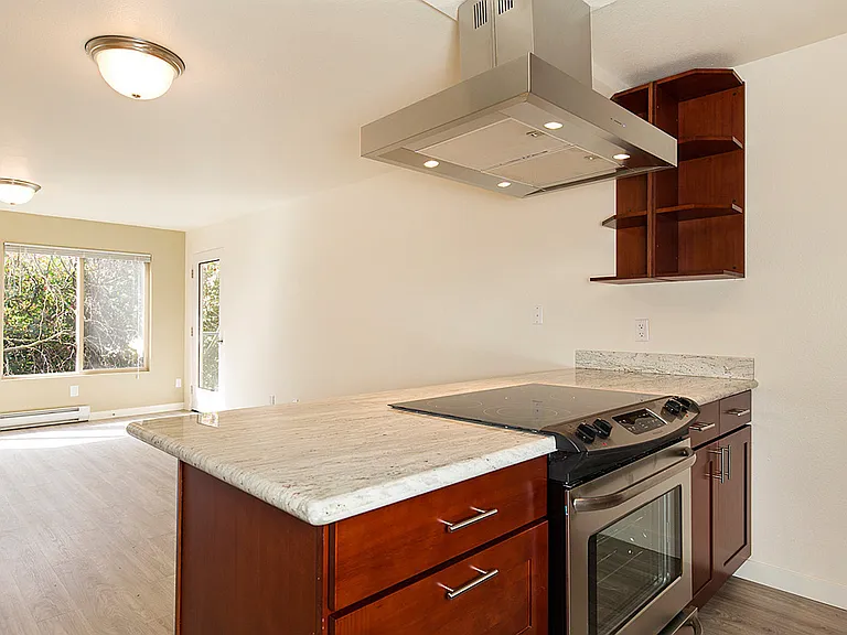 Minor Tower Apartments - Located in Eastlake — Photo 19