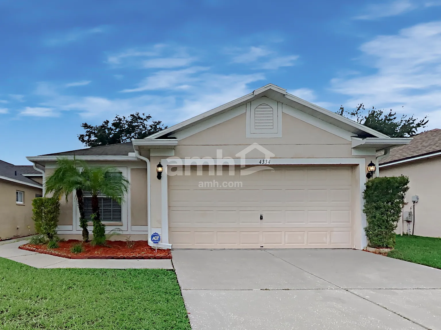 3 bed, 2.0 bath, 1340 sqft, $2,100 — Photo 1