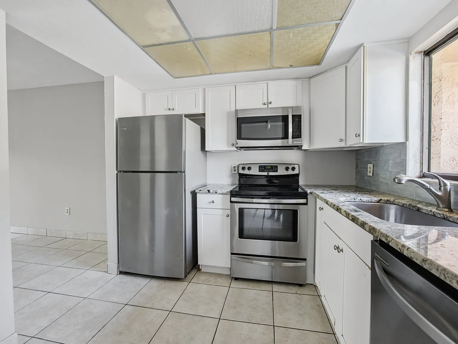 2 bed, 752 sqft, $1,300 — Photo 1