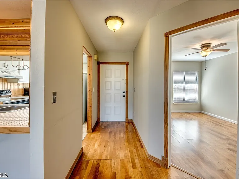4616 SE 6th Ave #202 — Photo 3