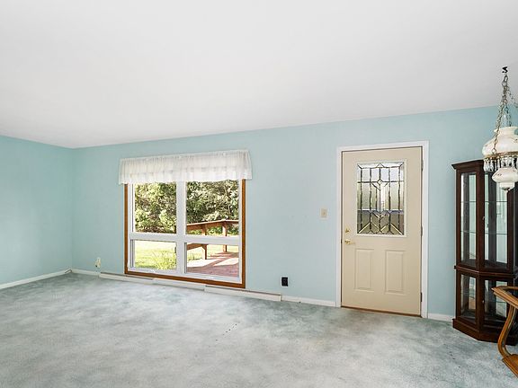 2nd image of 407 Kelly Cr #407