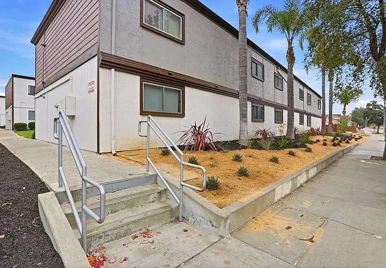 Capitol Ave Apartments — Photo 19