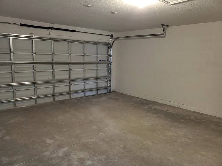 611 SW McComb Ave — Photo 22