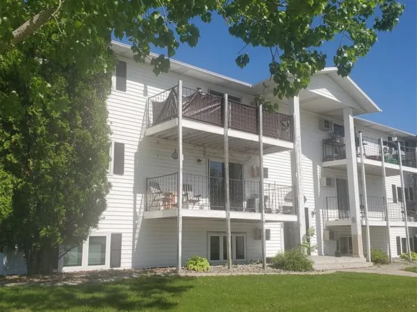 2918 S 17th St APT 203, Grand Forks, ND 58201
