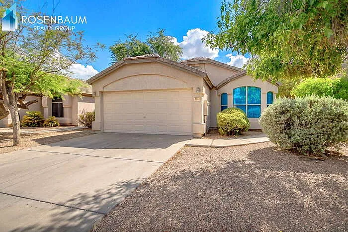 2262 E Arabian Dr — Photo 2