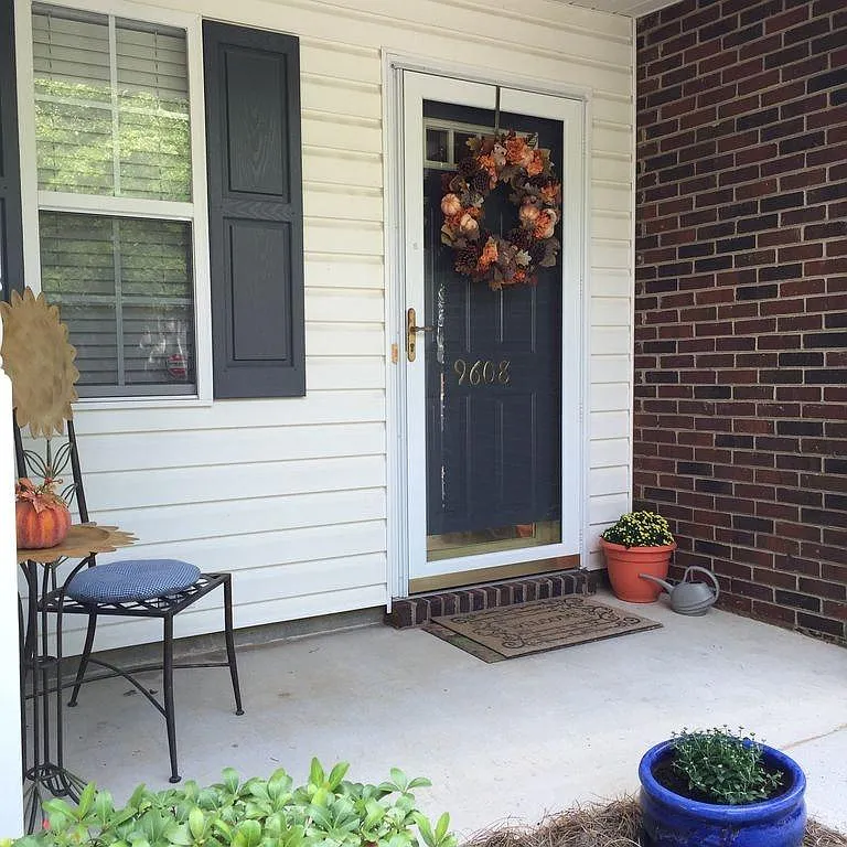 2 bed, 1415 sqft, $1,700 — Photo 1