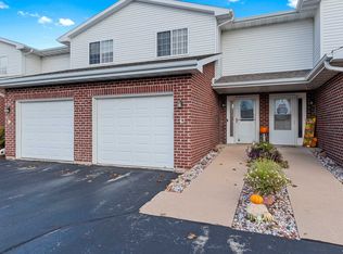 1905 Riverside Dr UNIT C, Suamico, WI 54313