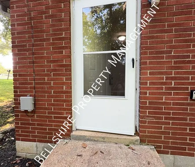 908 N Dupont Ave #2 — Photo 2