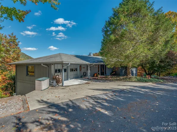 165 Ridgeway Rd, Lake Lure, NC 28746
