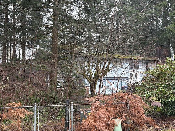 2nd image of 51 E Park Ln