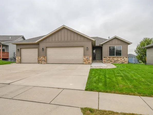 5733 W Bream Ct, Sioux Falls, SD 57107
