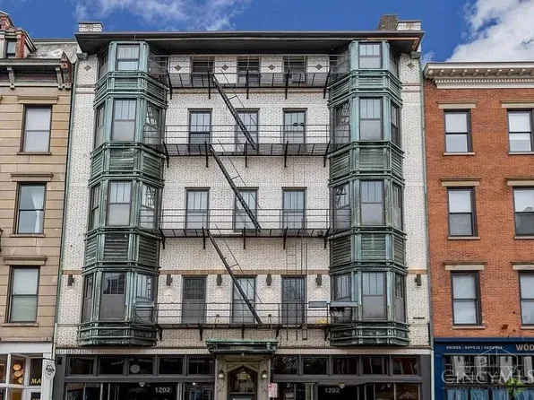 1202 Main St APT 6, Cincinnati, OH 45202