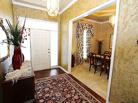 5th image of 301 Crosscreek Dr