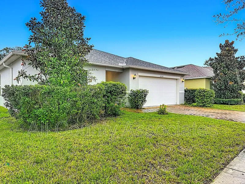 4 bed, 2.0 bath, 1696 sqft, $2,195 — Photo 1