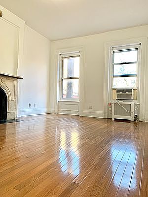 1st image of 127 E 61st St APT 5R