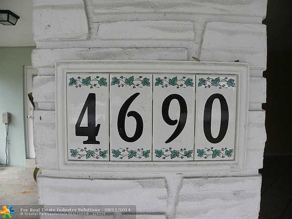 3rd image of 4690 NE 5th Ave