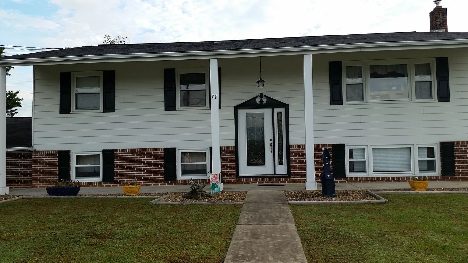 117 Early Ave photo 1