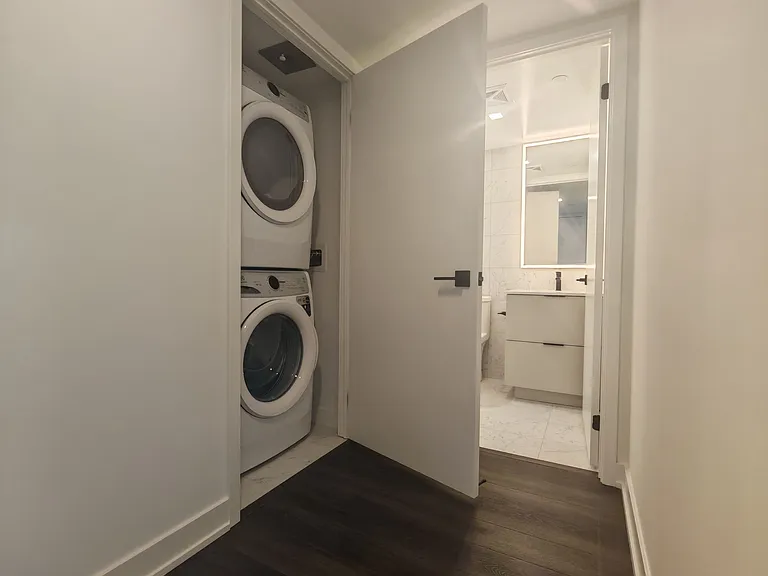 609 Sherbourne St #2211 — Photo 6