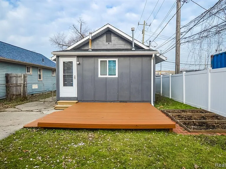 630 Ardmore Dr — Photo 15