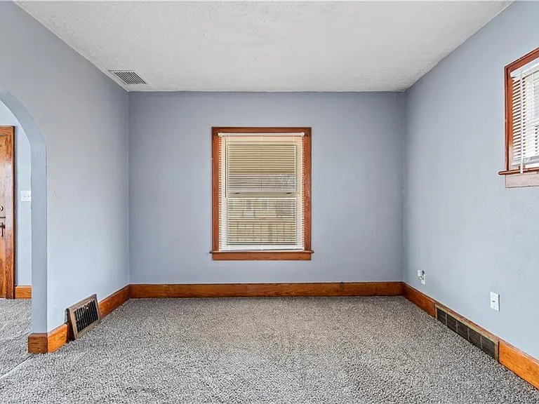 1339 Vane Ave — Photo 8