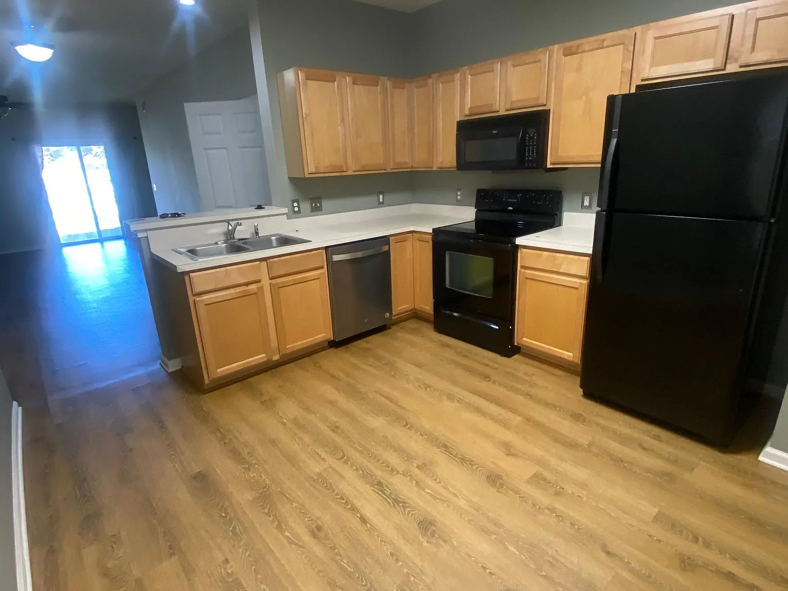 3 bed, 2.5 bath, 1497 sqft, $1,775 — Photo 4