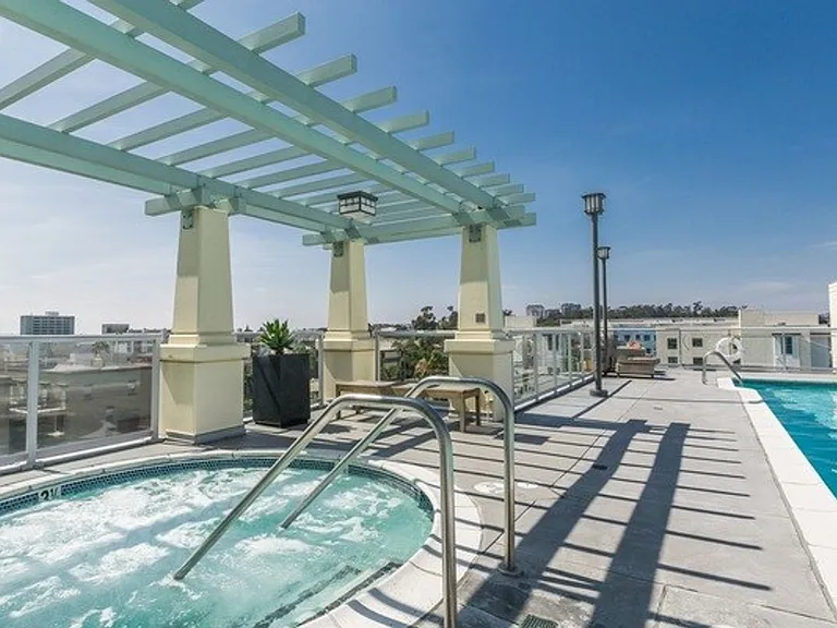 850 Beech St #317 — Photo 23