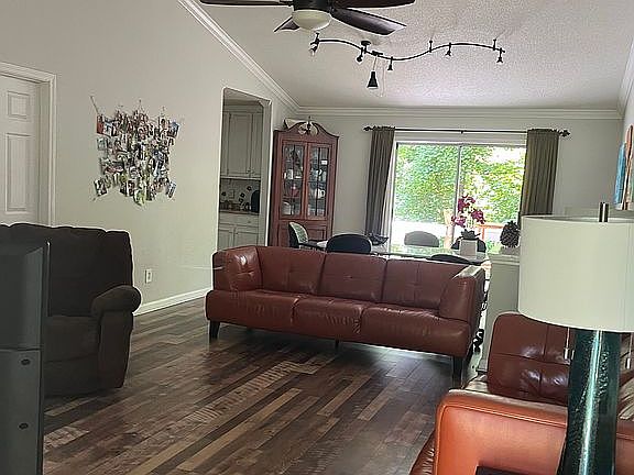 4th image of 3010 Waterford Dr