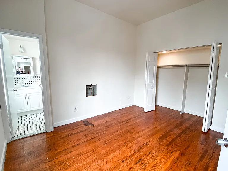 1136 Pine St #203 — Photo 5