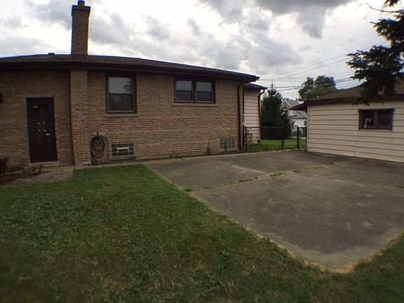4th image of 5460 N Moody Ave