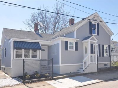 48 Sumner St, Pawtucket, RI, 02860