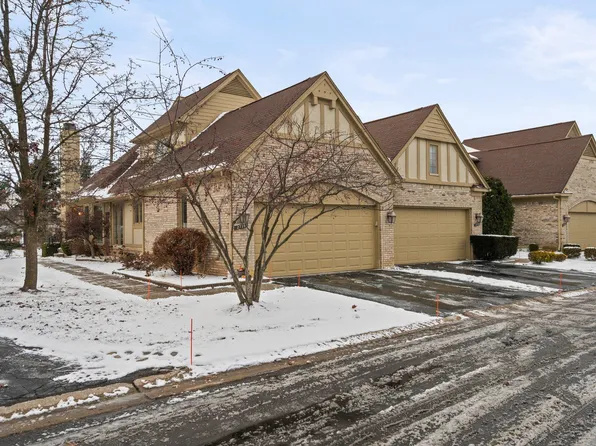 2716 Maitland Dr, Ann Arbor, MI 48105