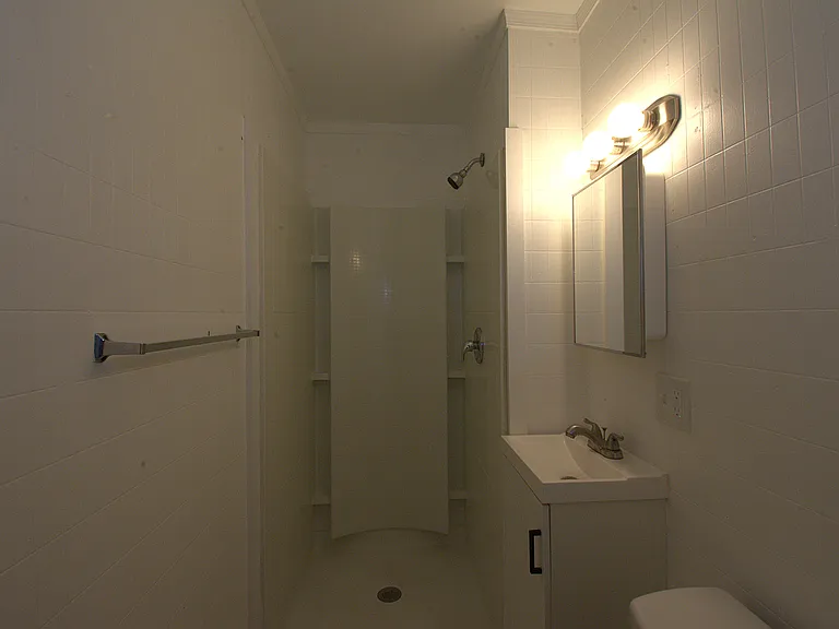 621 N 10th St #4 — Photo 4