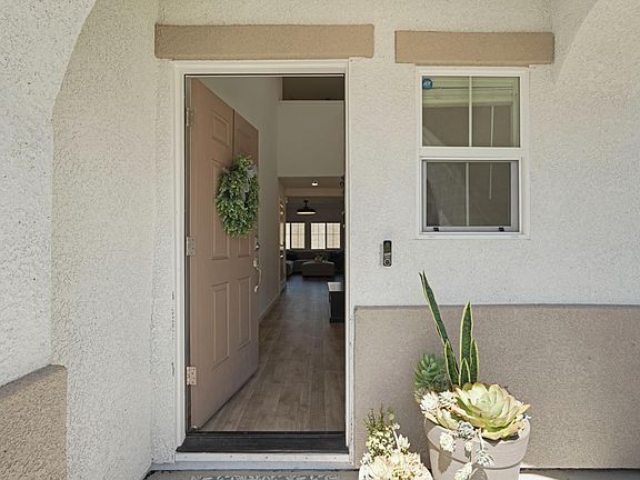 3rd image of 437 Rainbow Falls Ln