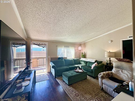 5th image of 13201 NE 44th St Unit 3